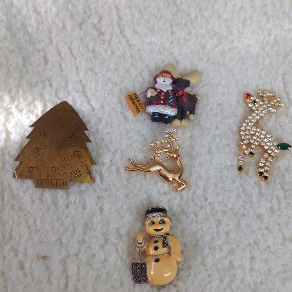 5 pc set of Xmas Pins